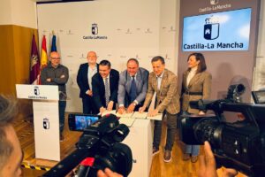 Firma del convenio de colaboración para la organización de la Feria Internacional del Queso de Albacete 2026