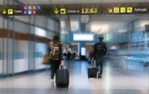 Pasajeros en un aeropuerto. Foto: Ministerio de Exteriores