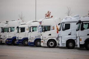 Varias cabezas tractoras de camiones estacionadas. Foto_ Europa Press