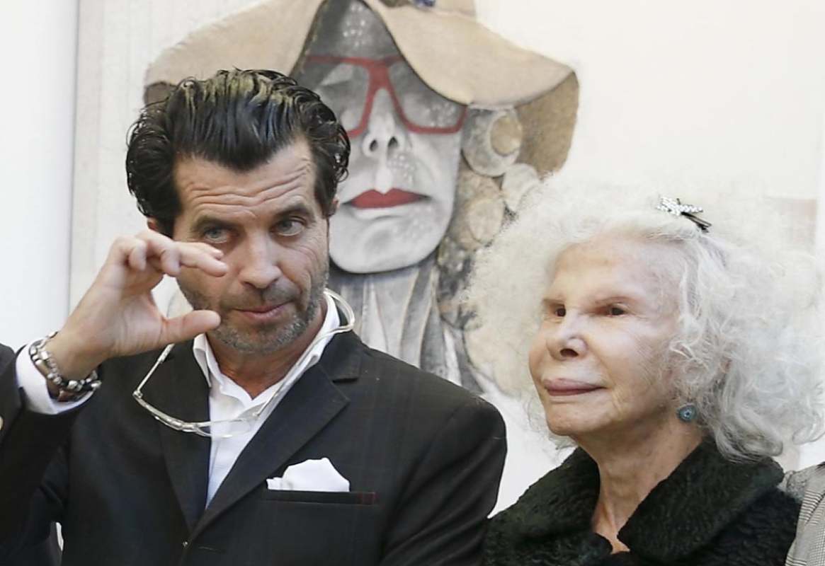 El artista toledano Alberto Romero y la Duquesa.