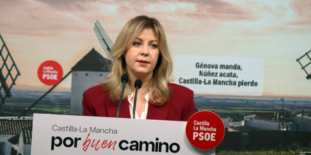 La portavoz del grupo socialista en las Cortes regionales, Ana Isabel Abengózar.