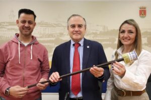 Presentación del bastón de Mondas 2026 de Talavera