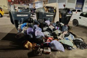 Basura en las calles de Talavera. Foto: PSOE