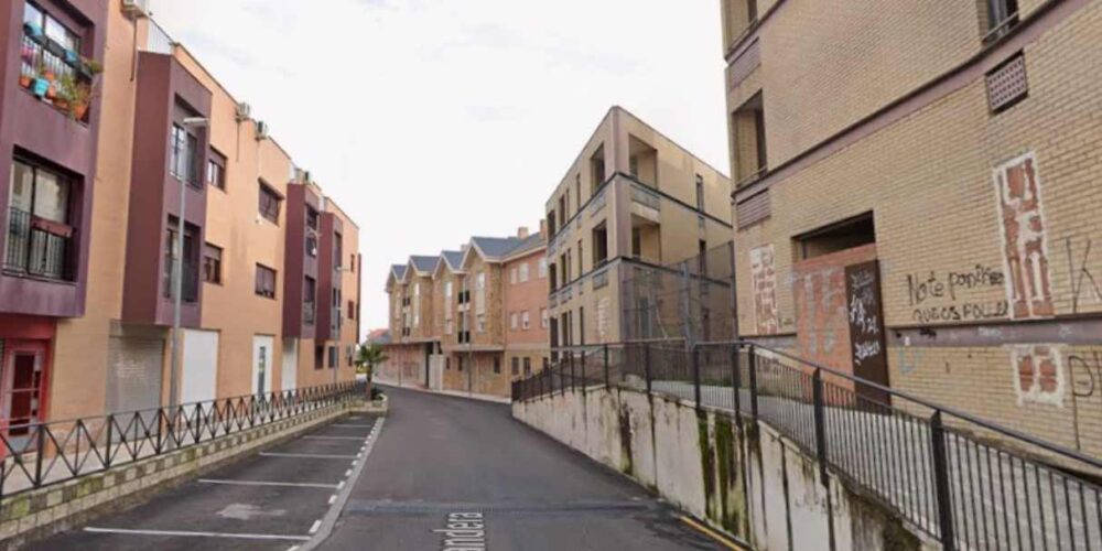 Calle de La Bandera, en Las Ventas de Retamosa.