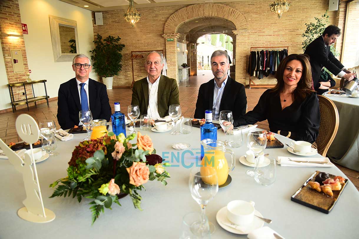 Una de las mesas del acto de la Cátedra el Tajo. Foto: Rebeca Arango.