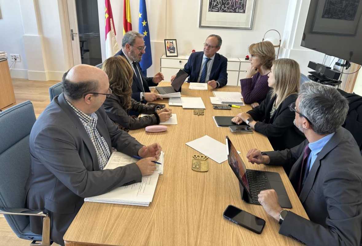 Ruiz Molina, presidiendo la Comisión Organizadora.