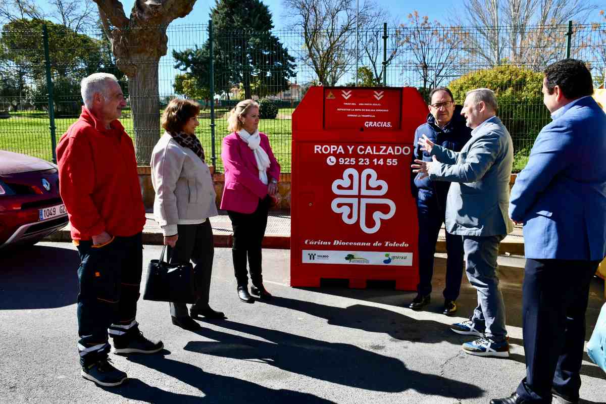 Presentación en Argés del nuevo contenedor.
