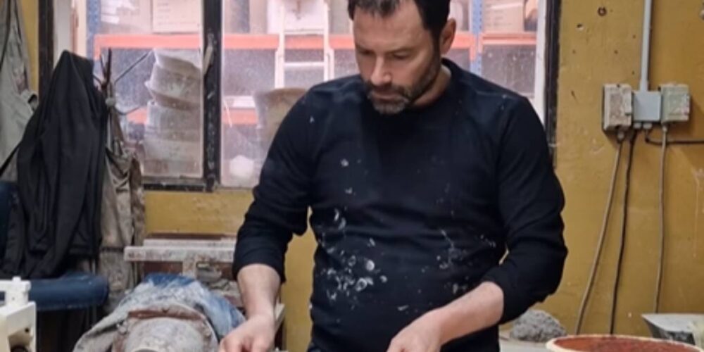 Fran Agudo, ceramista de De Juan Vajillas