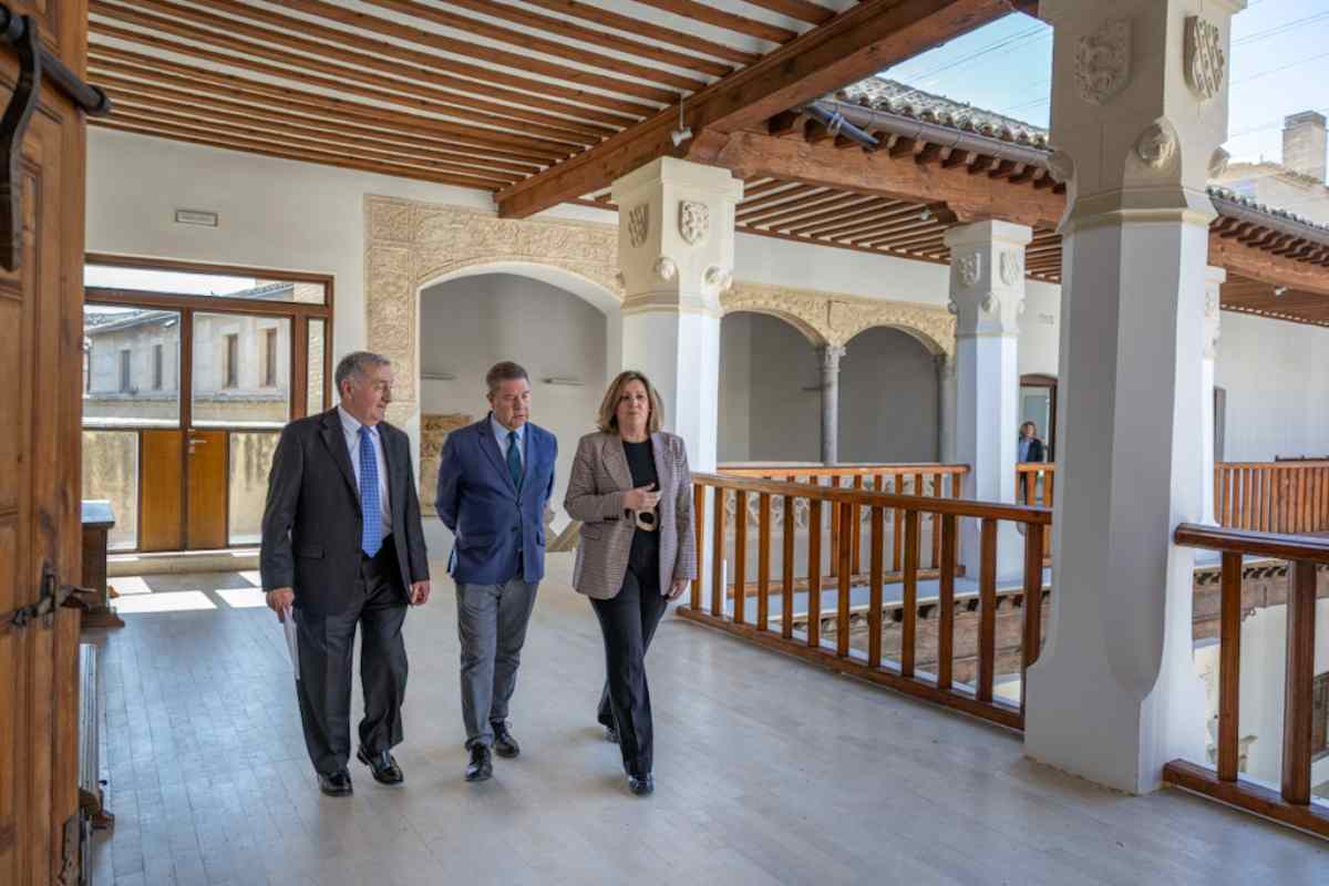El fiscal superior de Castilla-La Mancha, Emilio Fernández, el presidente de Castilla-La Mancha, Emiliano García-Page, y la consejera de Economía, Empresas y Empleo, Patricia Franco.
