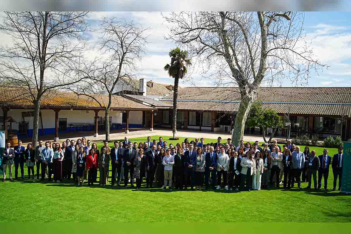 Foto de familia del encuentro entre empresas y alumnado del Campus Talento