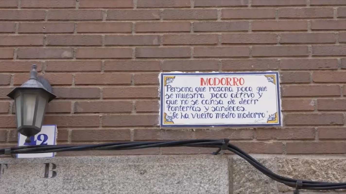 Entrada del arañuelo toledano en una casa de Herreruela de Oropesa.