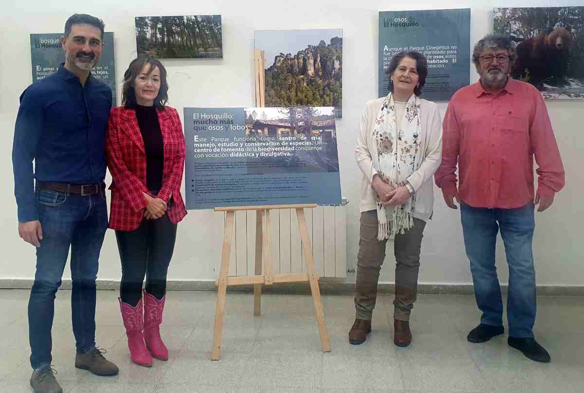 Inauguración de una exposición sobre El Hosquillo en la Biblioteca de Cuenca.