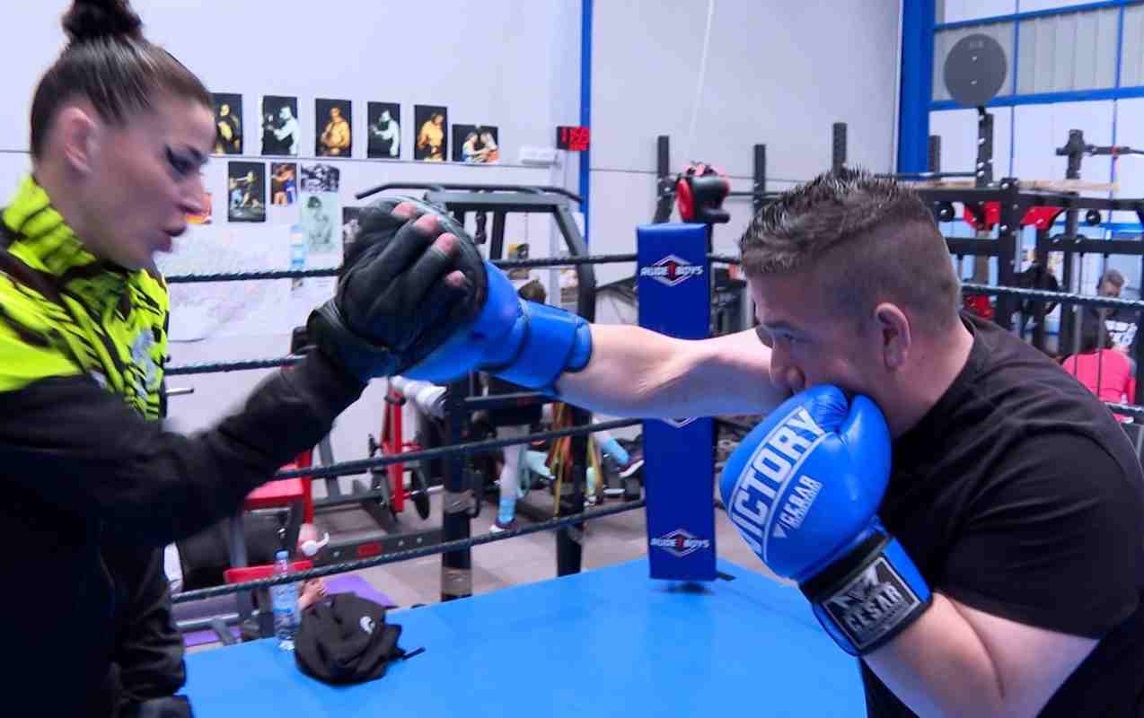 Imagen del documental de Jose, un hombre que llegó a pesar 200 kilos.