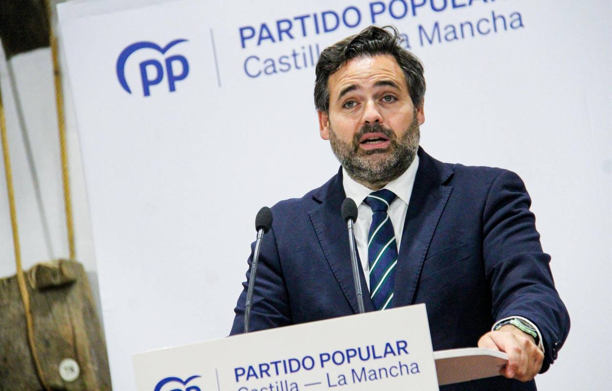 Paco Núñez, en la Mesa de Infraestructuras del Partido Popular de Castilla-La Mancha.