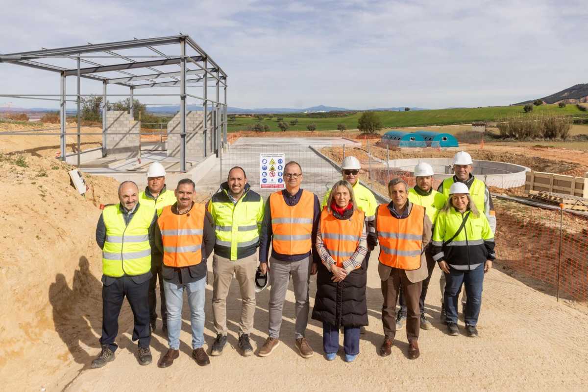 Visita de la alcaldesa a las obras de la depuradora de Iriépal