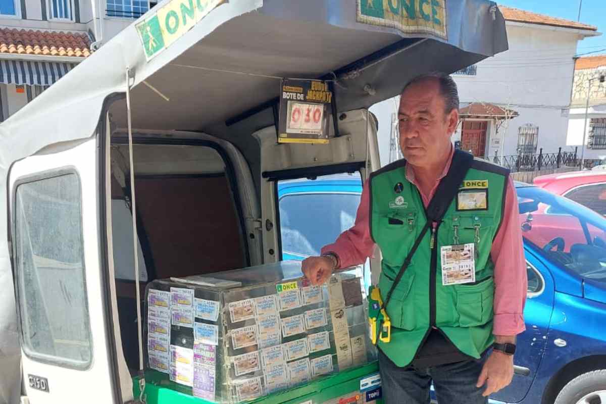 José Ramón Bravo Muñoz, vendedor de la ONCE en Numancia de la Sagra y Cabañas de La Sagra