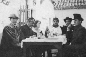 De izquierda a derecha, Pepín Bello, José Moreno Villa, María Luisa González, Luis Buñuel, Salvador Dalí y José María Hinojosa en el restaurante Venta de Aires de Toledo en 1924. Foto: Blog Toledo Olvidado