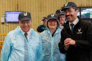 Visita de Emiliano García-Page a la empresa Vidrala.