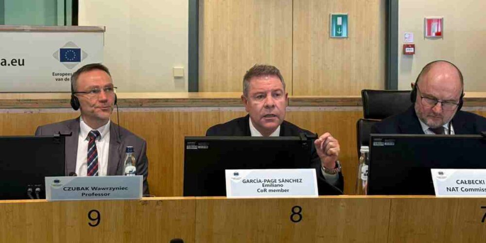 El presidente de Castilla-La Mancha, Emiliano García-Page, en el Comité Europeo de las Regiones.