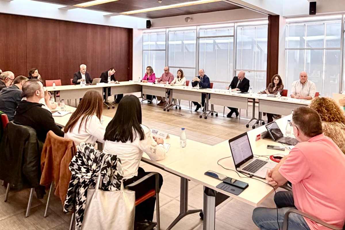 Reunión entre la Junta y los sindicatos