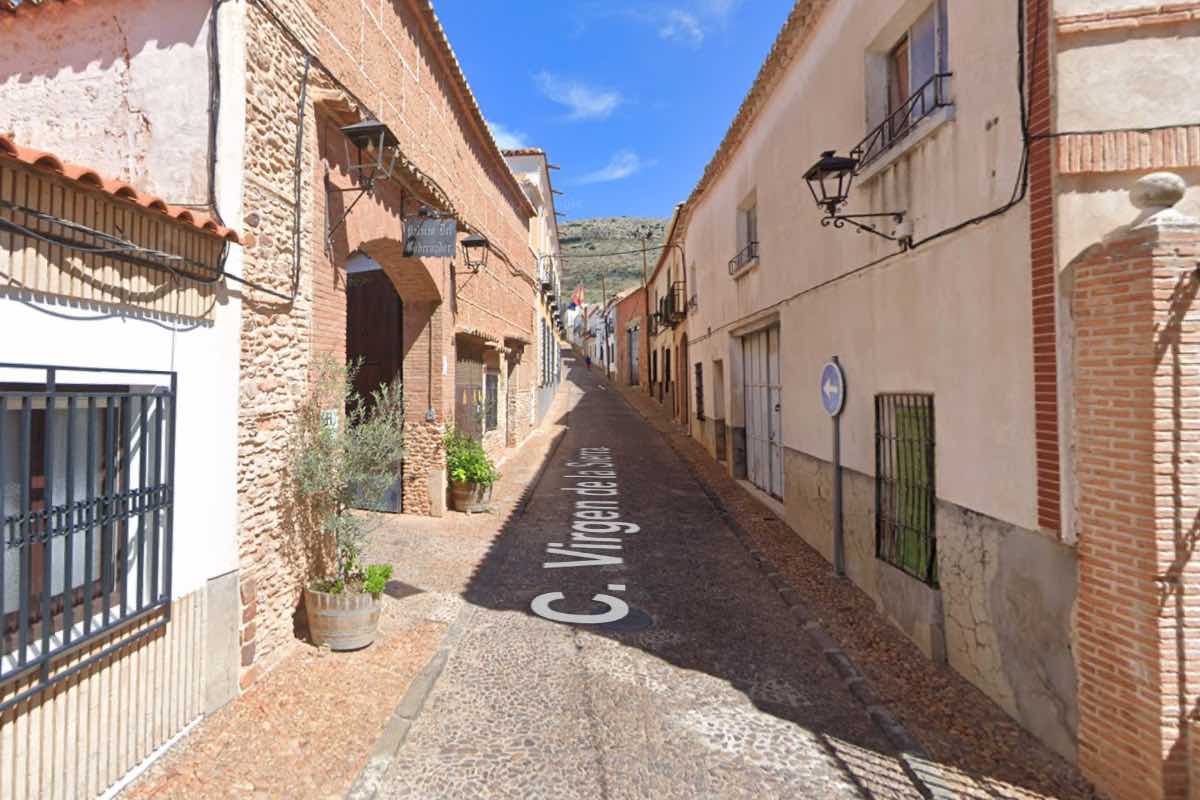 La pelea se produjo en la calle Virgen de la Sierra. Foto: Google Maps