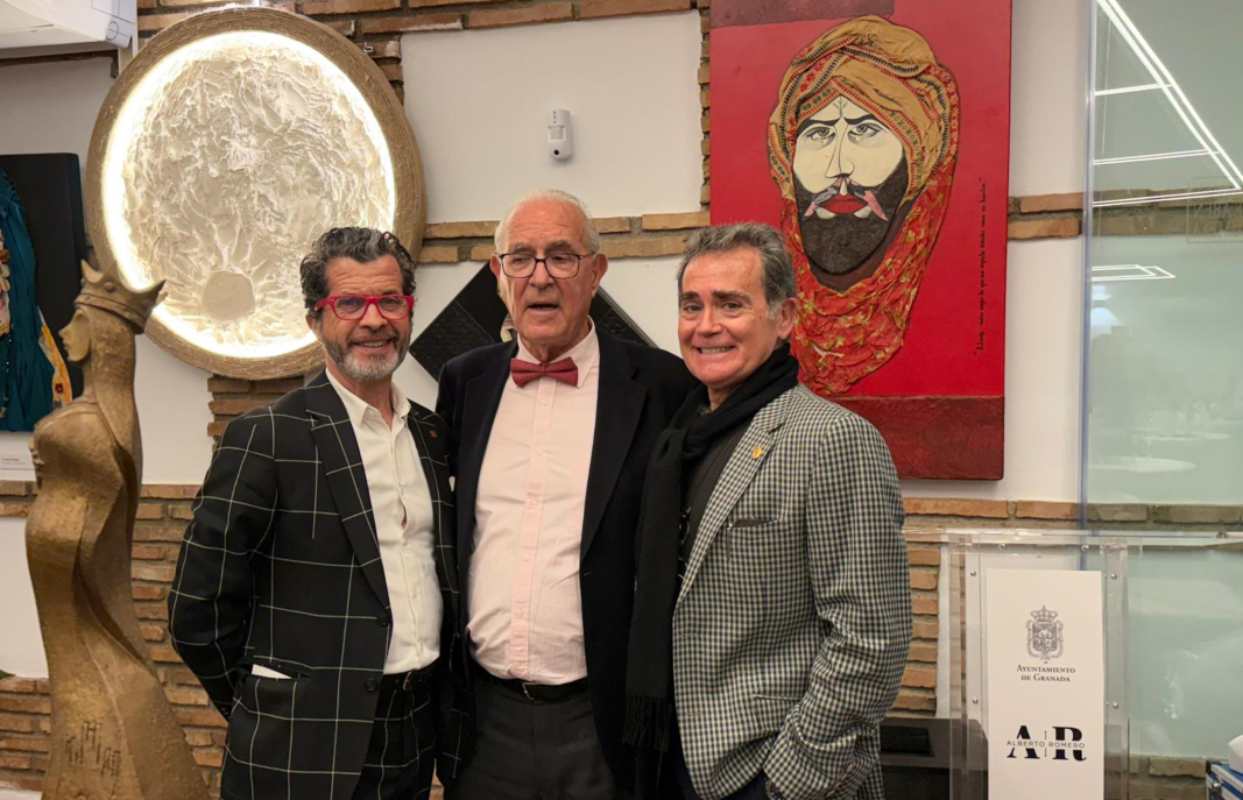 El artista toledano fue arropado por varios intelectuales de la ciudad.