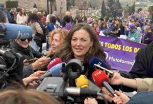 La portavoz de Igualdad del grupo socialista en las Cortes regionales, Charo García Saco.
