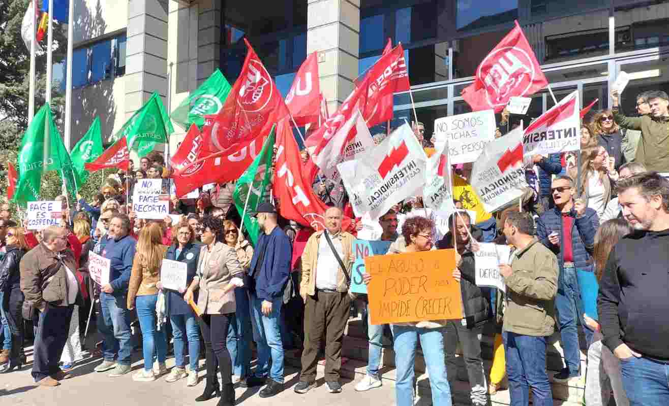 Concentración de CSIF, STAS, CCOO y UGT.