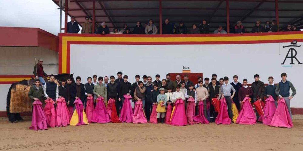 Los alumnos del nuevo curso de la Escuela Taurina Domingo Ortega.