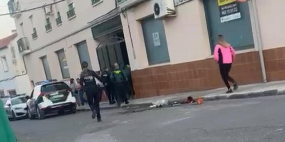 Momento de la detención de un hombre en Daimiel por presunta violencia de género.