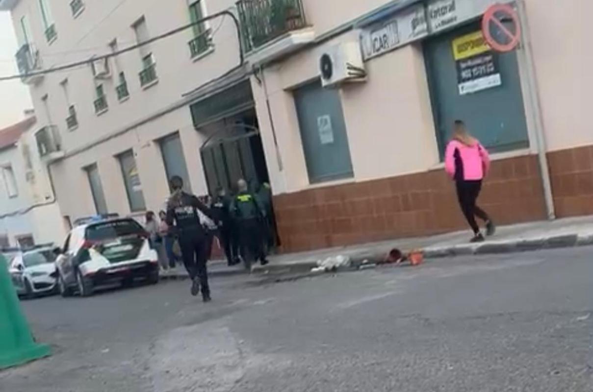 Momento de la detención de un hombre en Daimiel por presunta violencia de género.