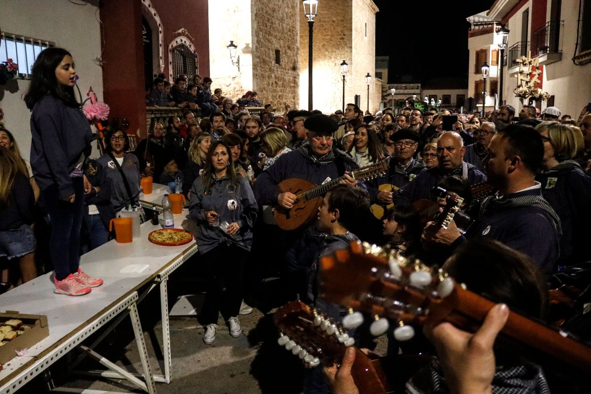 Canto a una mayera infantil en la noche de ronda de los Mayos de Pedro Muñoz - Foto: Cultura CLM