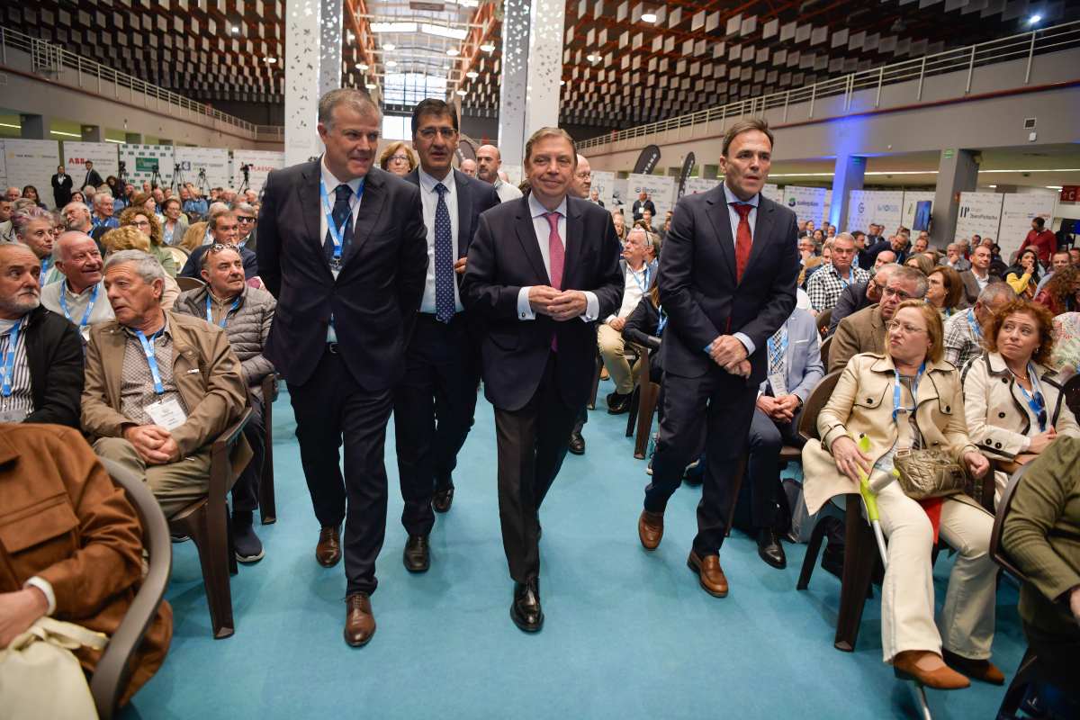 El ministro de Agricultura, Luis Planas, ha participado en el XVI Congreso Nacional de Comunidades de Regantes - Foto: Europa Press