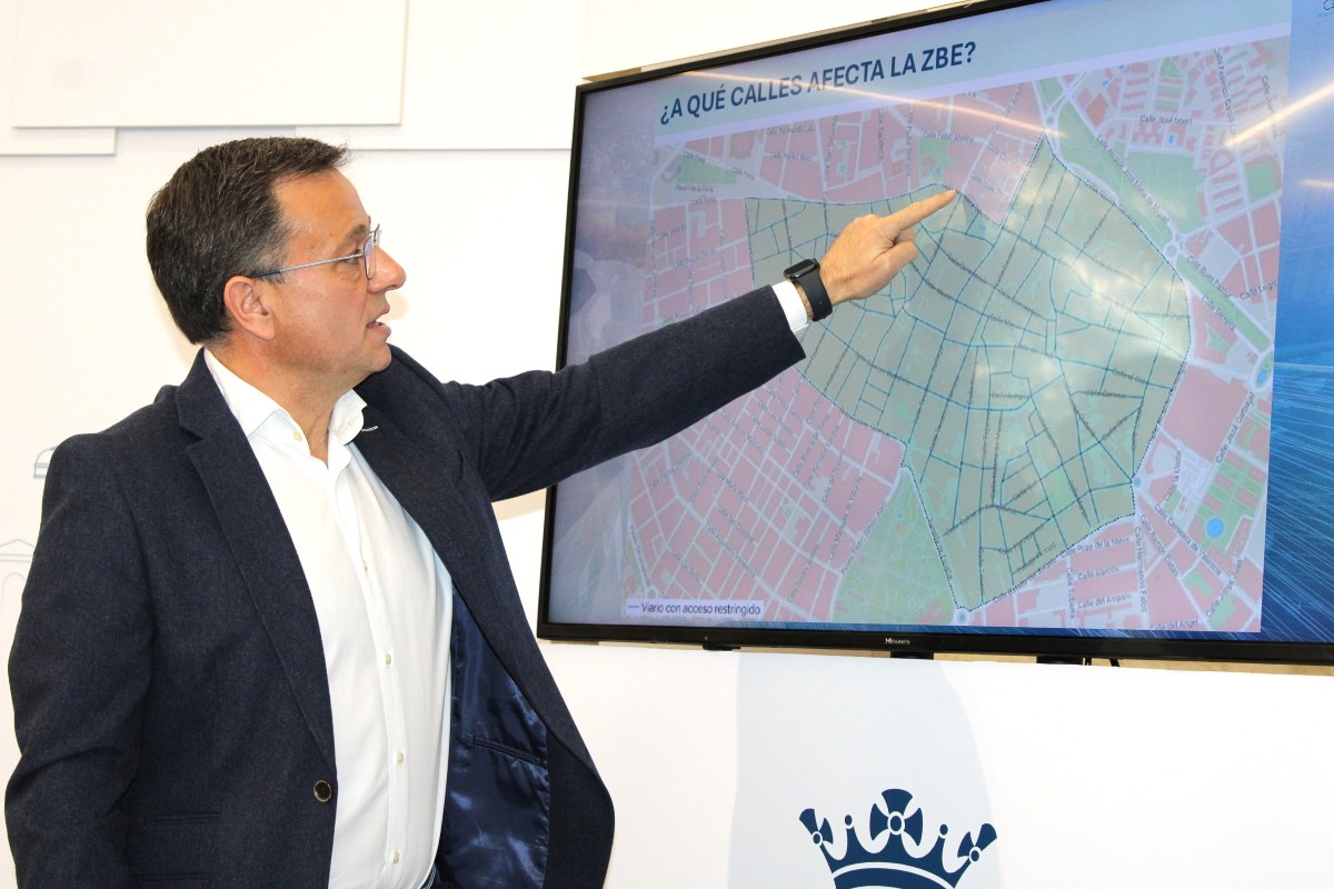 Manuel Serrano informa sobre la Zona Bajas Emisiones y nuevo contrato transporte público urbano de Albacete