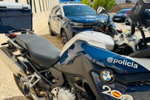 Vehículos de la Policía Nacional de Albacete. Foto: Elena Valero
