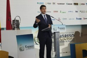Imagen del vicepresidente segundo del Gobierno regional durante el Congreso de Comunidades de Regantes