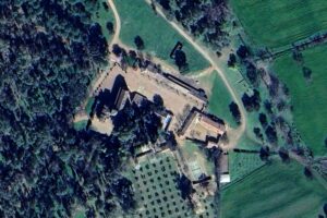 Imagen satélite de la casa principal de la finca 'La Toledana', en el término de Retuerta del Bullaque