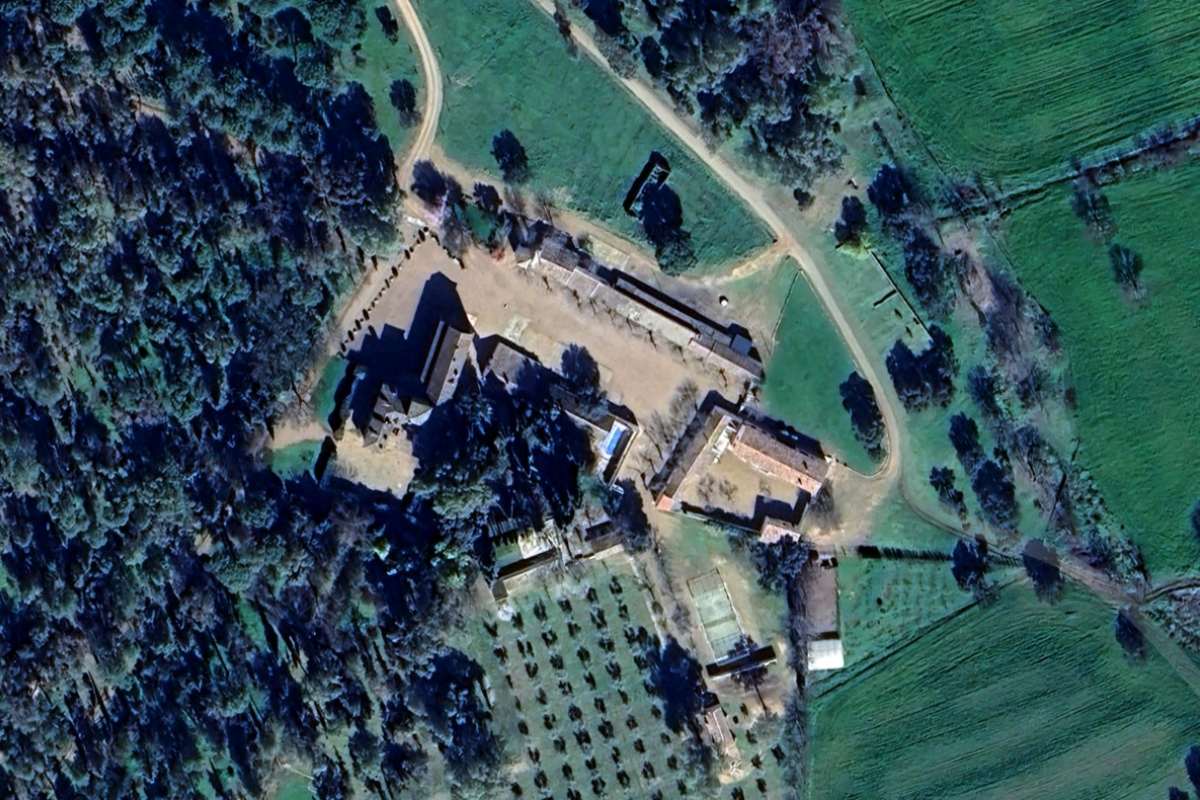 Imagen satélite de la casa principal de la finca 'La Toledana', en el término de Retuerta del Bullaque