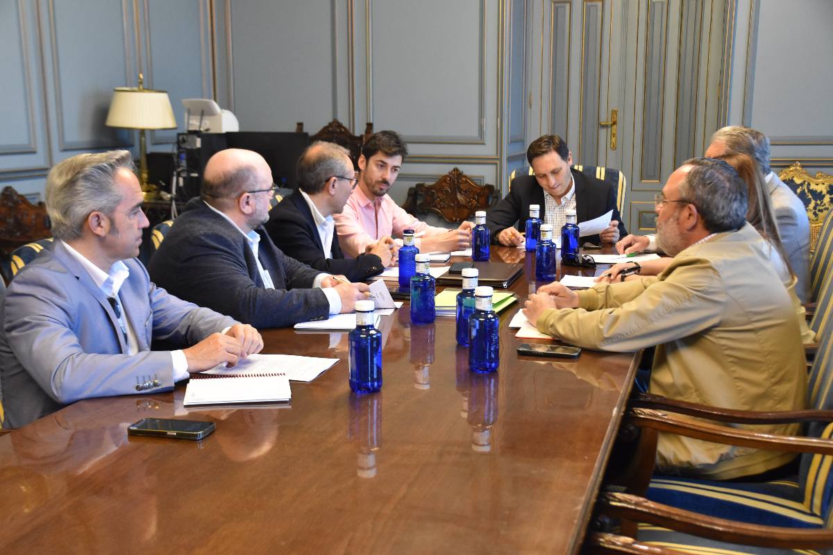 Reunión sobre olivares de La Alcarria