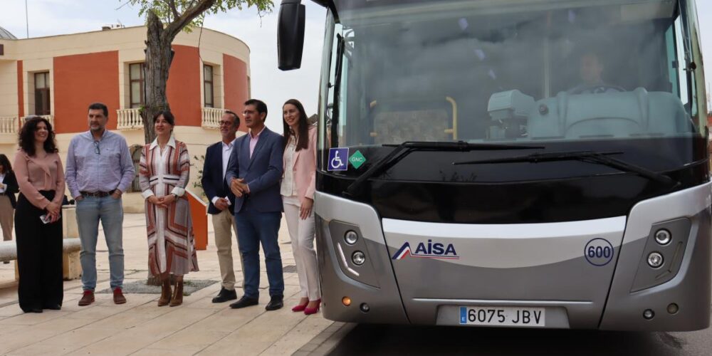 Uno de los autobuses que prestan el servicio entre Poblete y Ciudad Real