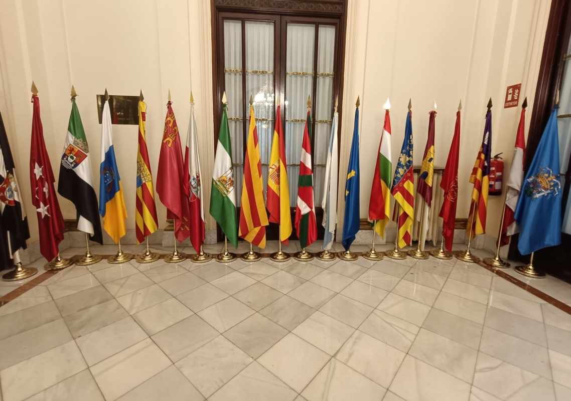 Banderas de las comunidades autónomas.