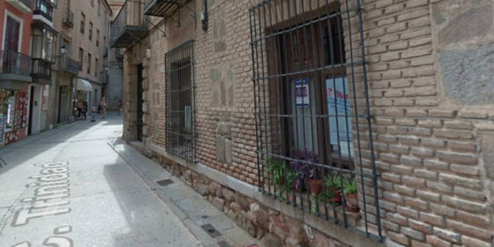 Edificio propiedad del Arzobispado en la calle trinidad, nº12.