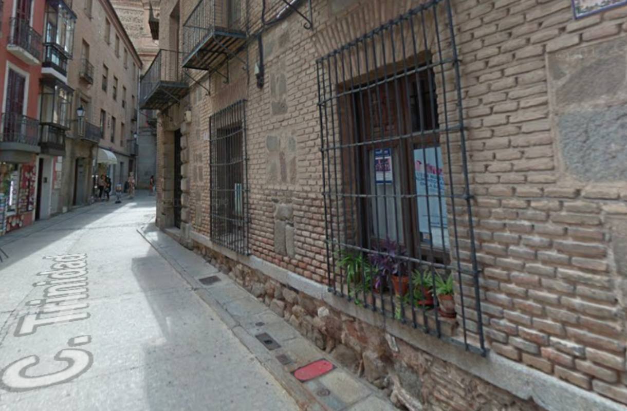 Edificio propiedad del Arzobispado en la calle trinidad, nº12.