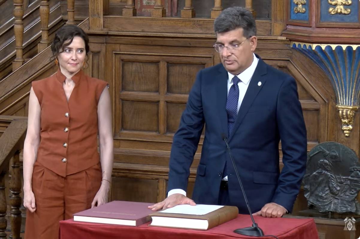 Momento juramento Carmelo García Foto: UAH