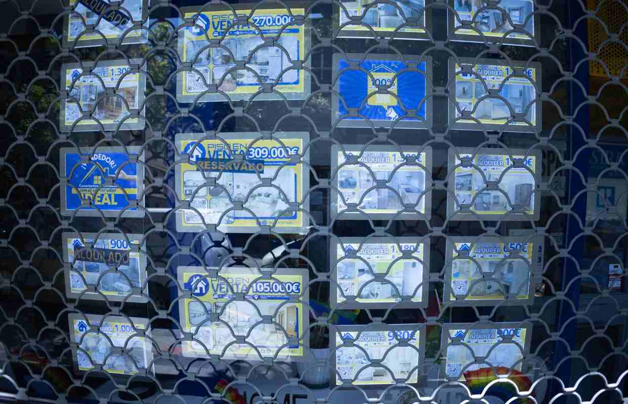 Escaparate de una inmobiliaria. Foto: EP.