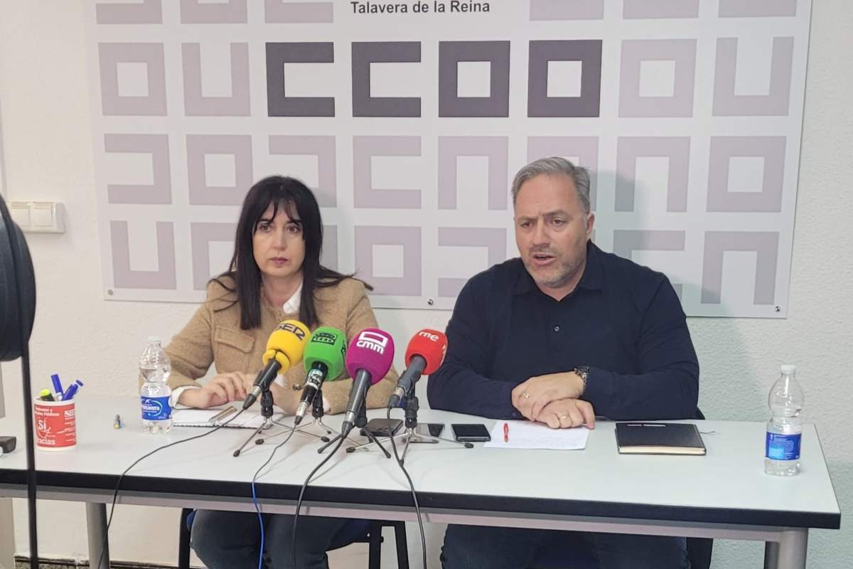l secretario general de CCOO Toledo, Federico Pérez, junto a la responsable de la federación de servicios en Toledo del sindicato, Rocío Fernández