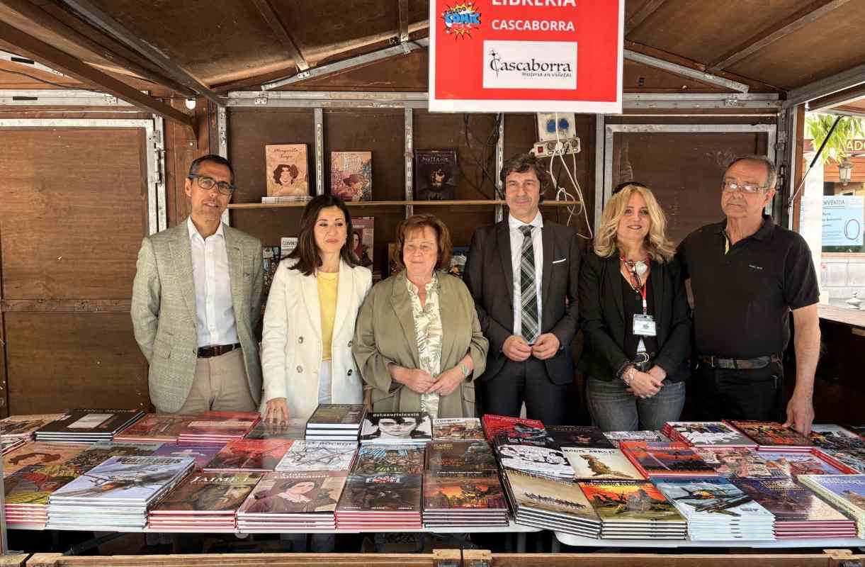 Ana Pérez (centro) asistió a la inauguración del tercer Toledo 'Comic Fest'.