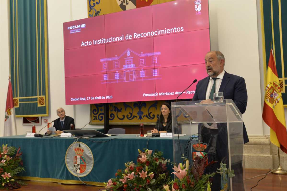 Julián Garde, durante el acto por el 40º aniversario de la UCLM.