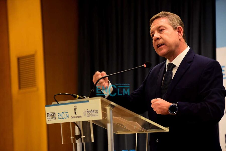 Page se pregunta si el PSOE «no es responsable de nada» teniendo 120 imputados