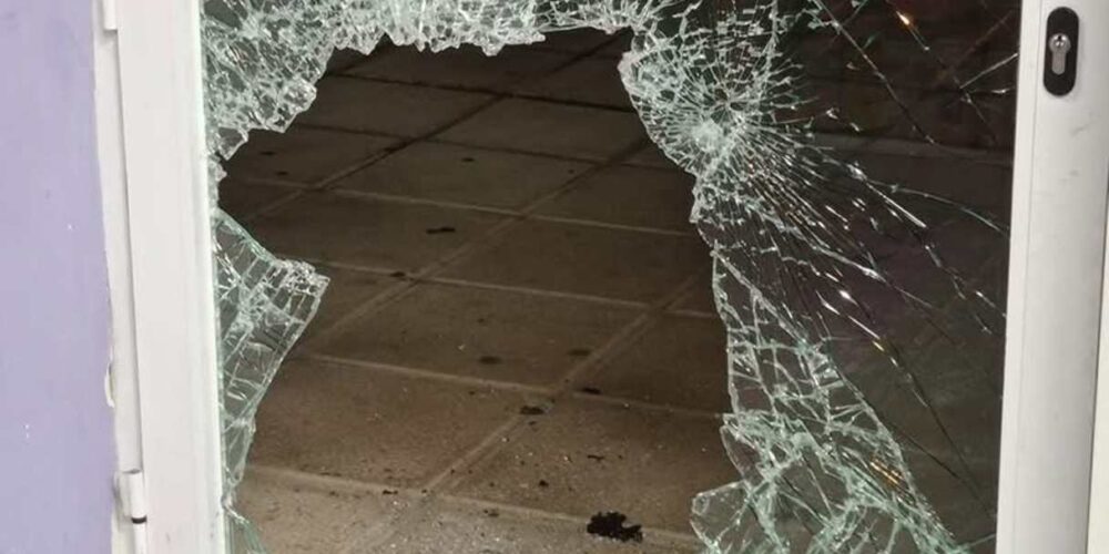 Imagen del escaparate roto de El Principito.